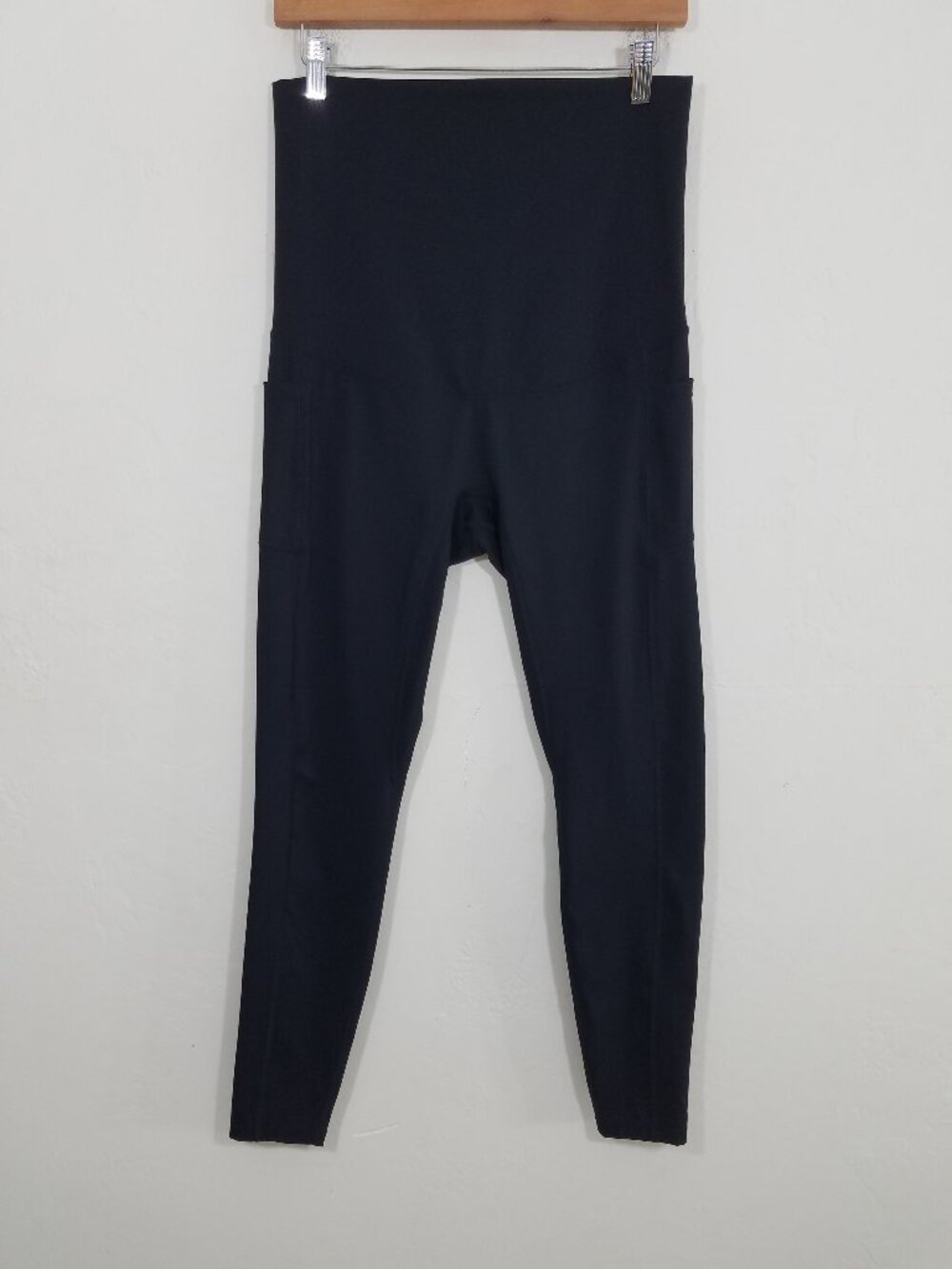 Like New Poshdivah Maternity Legging side Pockets Black Size M